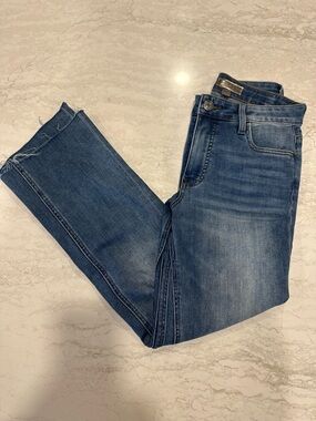 Kut from the Kloth Medium Blue Cropped Straight Jeans with Raw Hem